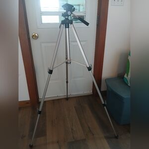 IIC Foldable Professional Camera Tripod